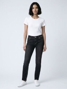 Cropped White House Black Market  8R (33”) black low rise 8.5” Slim Ankle 28”